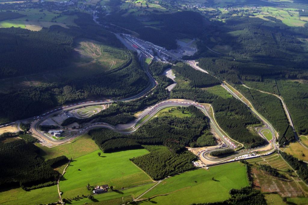 Hotel Francorchamps Pitlane Lodge Exterior foto